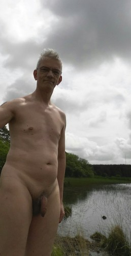Paul Nude Outside, UK somewhere